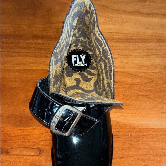 Fly London - Picture 3 of 8